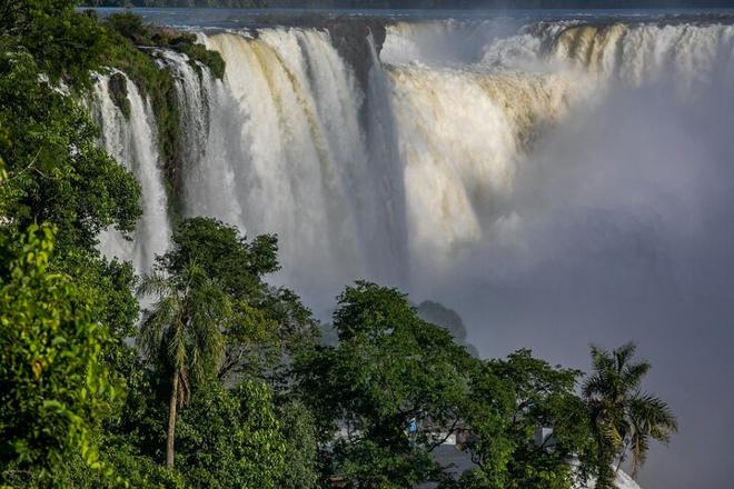 Round-Trip Airport Transfer & 4-Day Sightseeing Tour in Iguassu