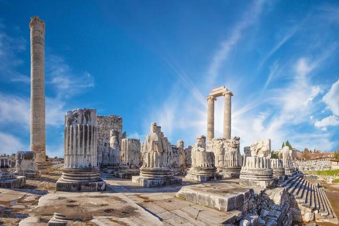 Explore Ancient Wonders: Priene, Miletos, and Didyma Full-Day Tour from Kusadasi/Selcuk