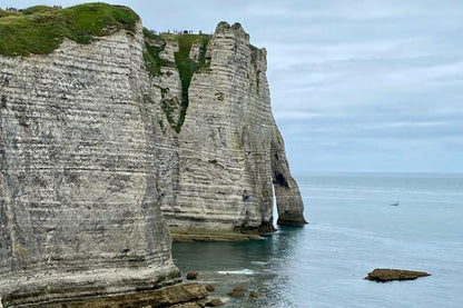 7-Day Normandy D-Day Castles and Burgundy Wine Tour: Small Group Experience from Paris