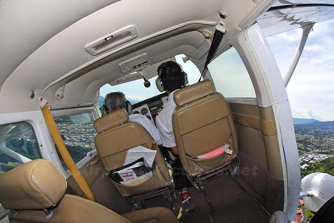 Private 1-Hour Scenic Flight Over Poás Volcano