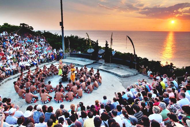 Discover the Majestic GWK Cultural Park, Uluwatu Temple, and Mesmerizing Kecak Dance Tour