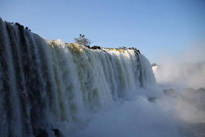 Private Tour: Explore Itaipu Dam and Iguassu Falls Brazilian Side