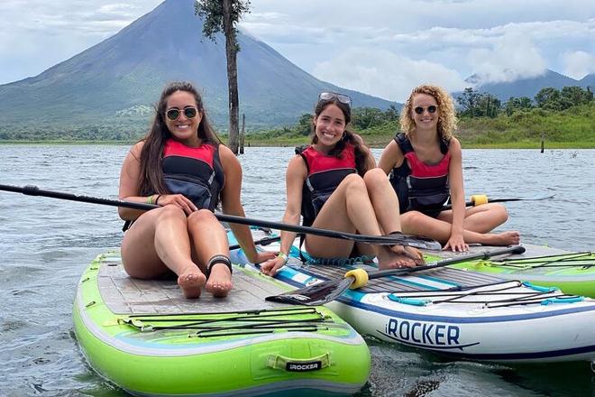 Lake Arenal Stand-Up Paddleboarding and Baldi Hot Springs Private Excursion from San Jose