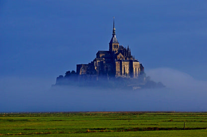 2-Day Private Tour from Paris to Mont Saint-Michel and Normandy with Loire Castles Visit