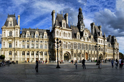 Private Full-Day Tour of 7 Iconic Paris Landmarks in a Mercedes