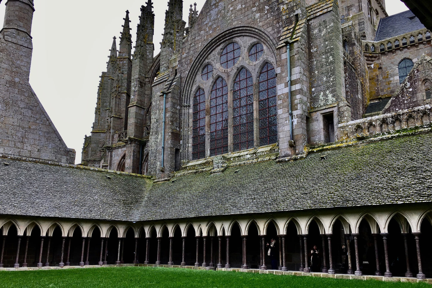 2-Day Private Tour from Paris to Mont Saint-Michel and Normandy with Loire Castles Visit