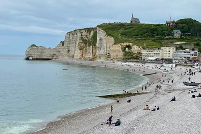 7-Day Exclusive Normandy D-Day Beaches, Majestic Castles & Burgundy Wine Tour from Paris