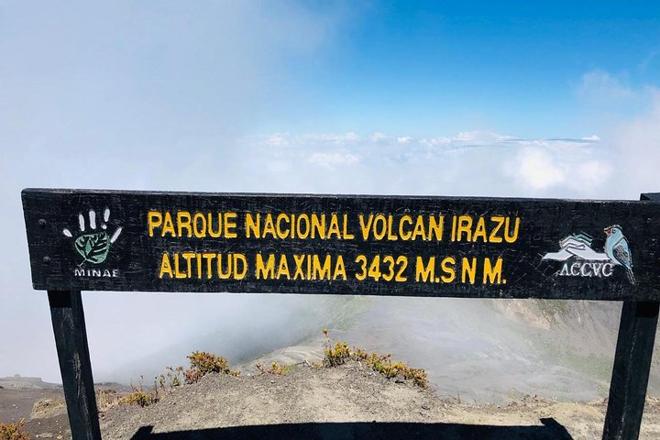 Irazú Volcano National Park: Exclusive Half-Day Private Tour from San José