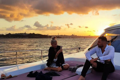 Istanbul Bosphorus Deluxe Yacht Sunset Cruise