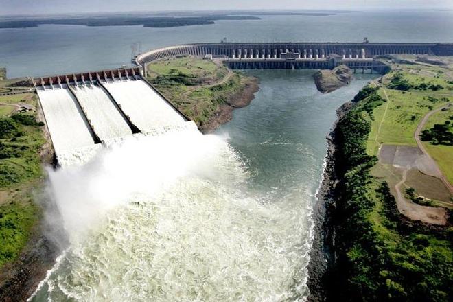 Private Tour: Explore Itaipu Dam and Iguassu Falls Brazilian Side