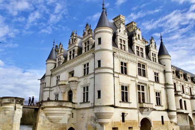 7-Day Exclusive Normandy D-Day Beaches, Majestic Castles & Burgundy Wine Tour from Paris