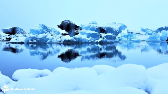 Explore the Majestic Jökulsárlón Glacier Lagoon and South Iceland's Wonders