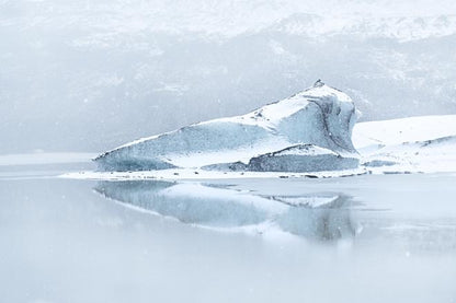 Explore the Majestic Jökulsárlón Glacier Lagoon and South Iceland's Wonders