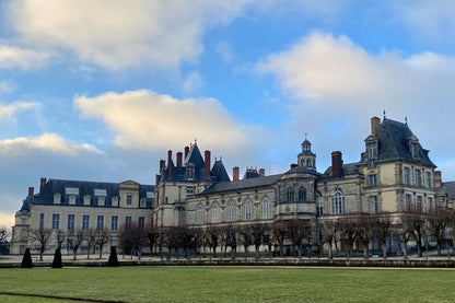 Small Group Tour from Paris: Fontainebleau, Versailles, and Trianon Exploration