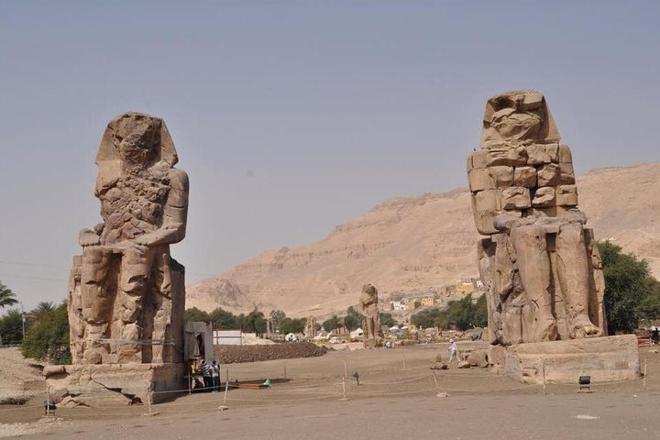 West Luxor Highlights: Half-Day Exploration Tour