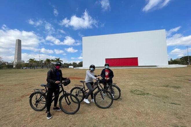 Urban Exploration on Two Wheels: Discover Sao Paulo's Vibrant Cityscapes