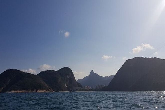 Rio de Janeiro Private Boat Excursion with Barbecue and Drinks