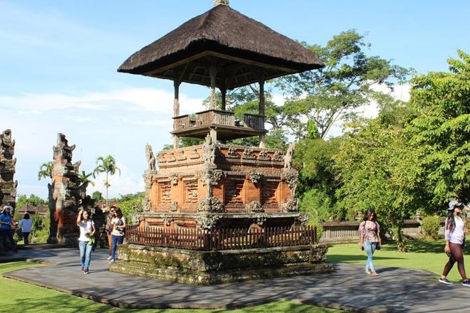 Exclusive Bali Exploration: Sacred Temples, Secret Waterfall, and Iconic Handara Gate Experience