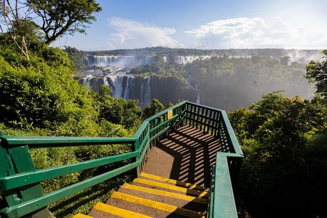 Private Tour: Explore Itaipu Dam and Iguassu Falls Brazilian Side