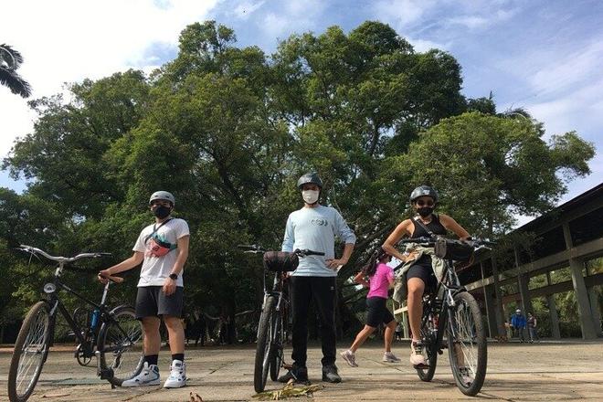 Urban Exploration on Two Wheels: Discover Sao Paulo's Vibrant Cityscapes