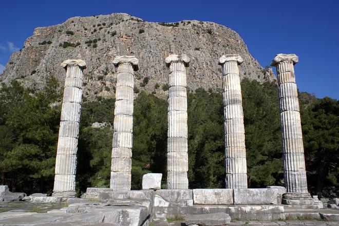 Explore Ancient Wonders: Priene, Miletos, and Didyma Full-Day Tour from Kusadasi/Selcuk