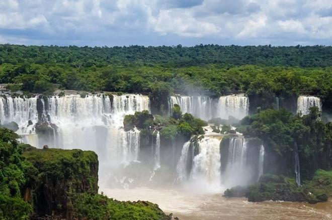 Round-Trip Airport Transfer & 4-Day Sightseeing Tour in Iguassu