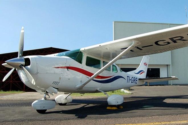 Private 1-Hour Scenic Flight Over Poás Volcano