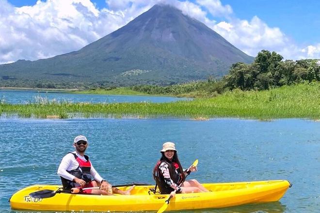 San Jose Exclusive: Private Lake Arenal Kayaking and Relaxing Baldi Hot Springs Adventure