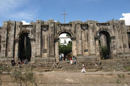 Discover Cartago's Gems: Private Tour of Irazu Volcano, Orosi Valley, and Ujarras Ruins