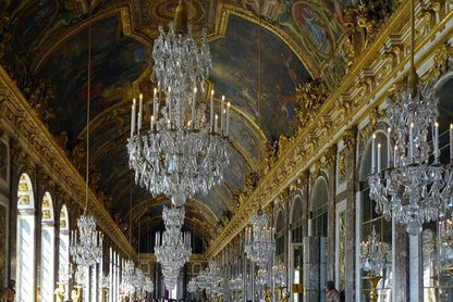 Small Group Tour from Paris: Fontainebleau, Versailles, and Trianon Exploration