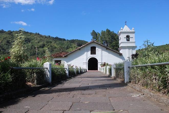 Private Tour: Discover Cartago City Highlights, Irazu Volcano, and Hot Springs