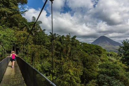 Arenal Volcano Adventure: Private Tour of Hanging Bridges and Baldi Hot Springs from San Jose