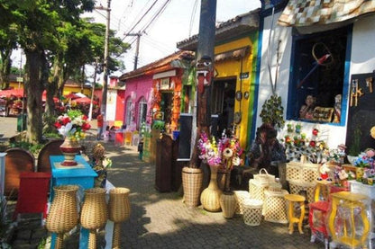 Explore Embu Das Artes: Discover Art Galleries, Artisan Workshops & Unique Handicrafts