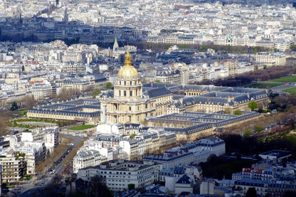 Private Full-Day Tour of 7 Iconic Paris Landmarks in a Mercedes