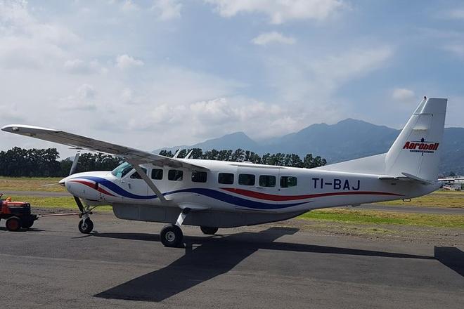 Private 1-Hour Scenic Flight Over Poás Volcano