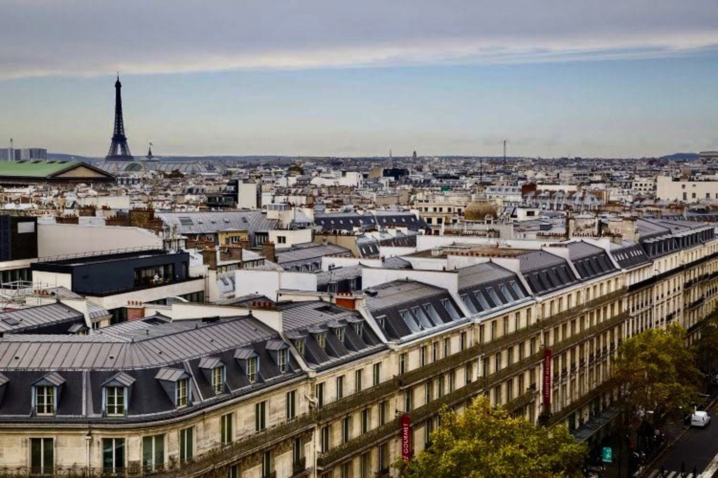 Private Paris City Tour: Explore Montmartre, Latin Quarter & Sainte-Chapelle