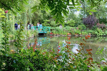 Exclusive Private Day Trip to Giverny and Versailles from Paris with Gourmet Lunch