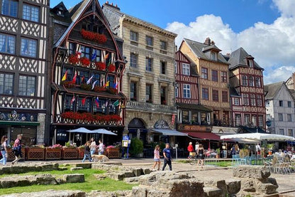 Discover Normandy: Small-Group Day Trip to Rouen, Deauville, and Honfleur from Paris