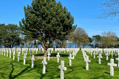 Exclusive D-Day Beaches Tour from Paris: Private Minivan Excursion with Lunch