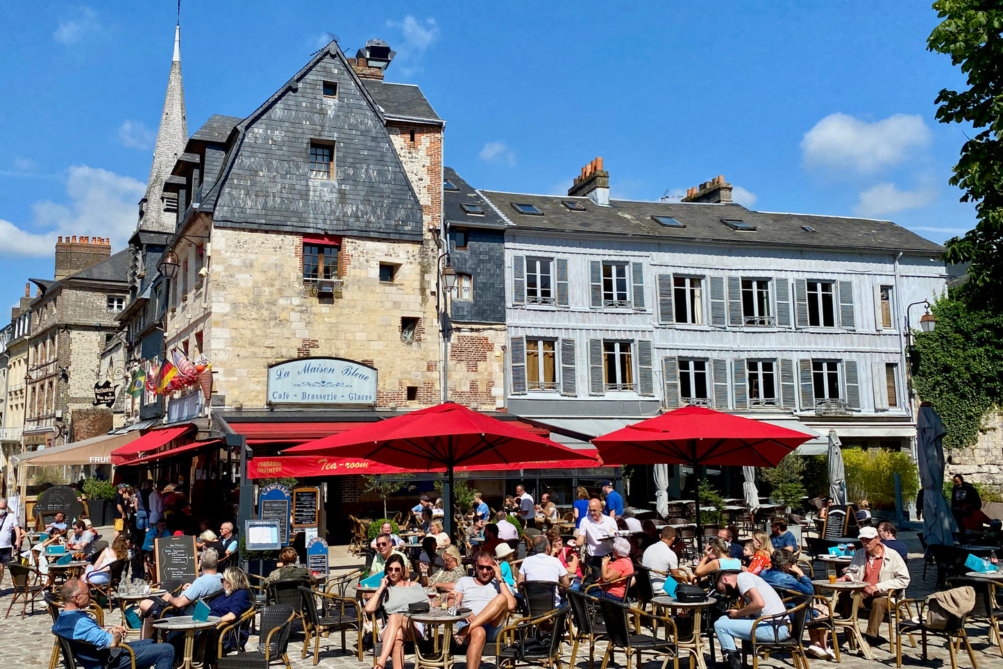 Luxurious 3-Day Minivan Tour: Discover D-Day Sites, Giverny, Honfleur, Rouen & Mont Saint-Michel