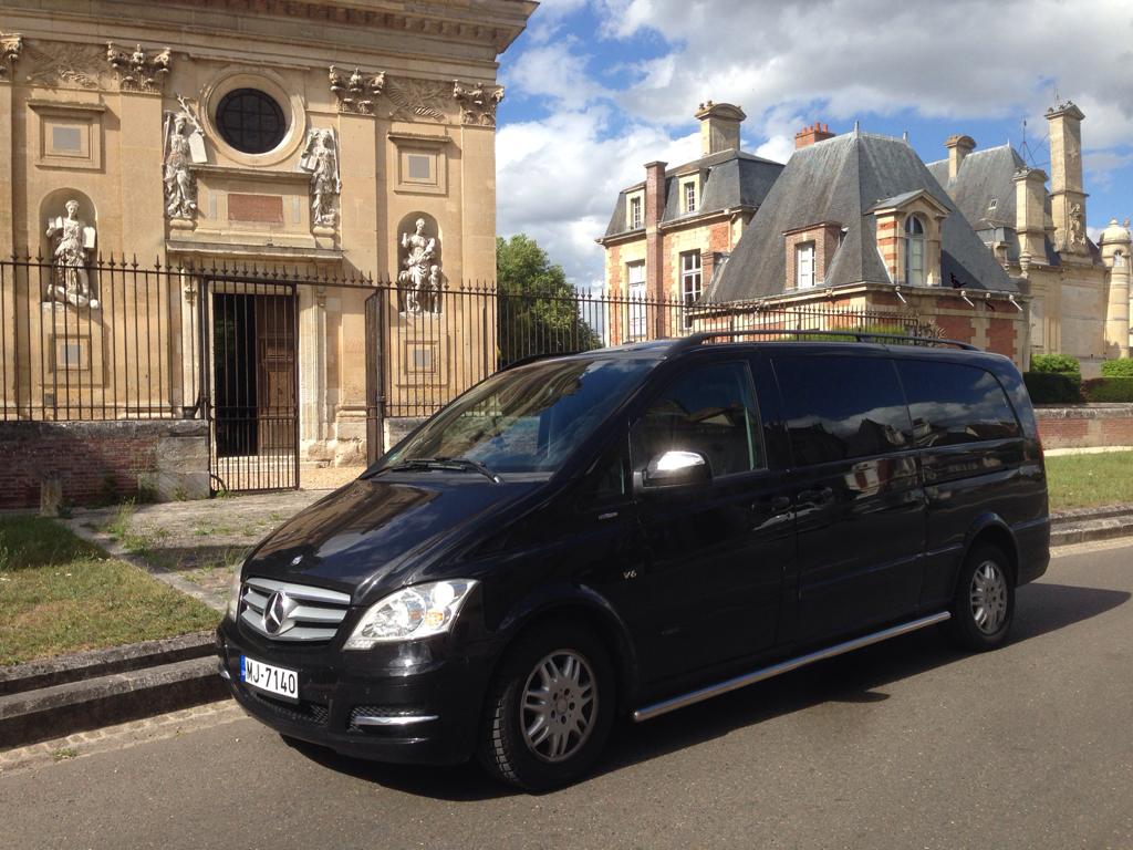 Full-Day Private Minivan Trip from Paris to Bruges and Ghent