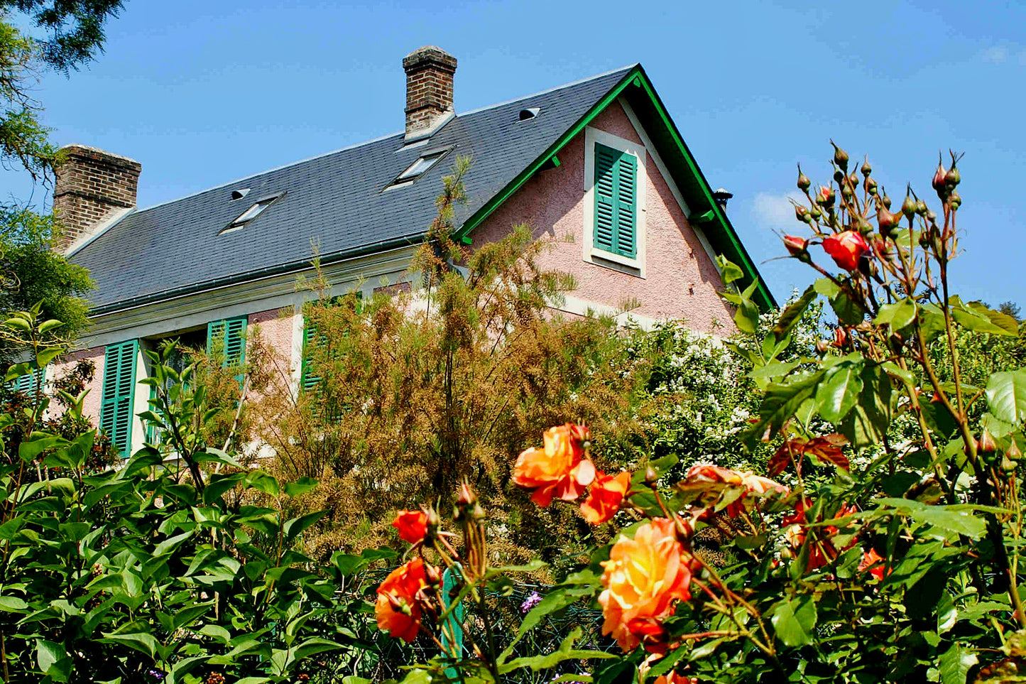 Luxurious 3-Day Minivan Tour: Discover D-Day Sites, Giverny, Honfleur, Rouen & Mont Saint-Michel