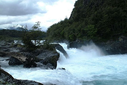 Full-Day Deluxe Osorno Volcano and Petrohue Waterfalls Tour from Puerto Varas