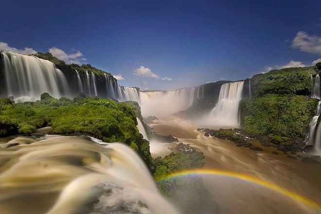 Exclusive Gran Meliá Iguazú Tour: Discover Iguassu Falls from Brazil, Explore the Bird Park and Embark on the Macuco Safari