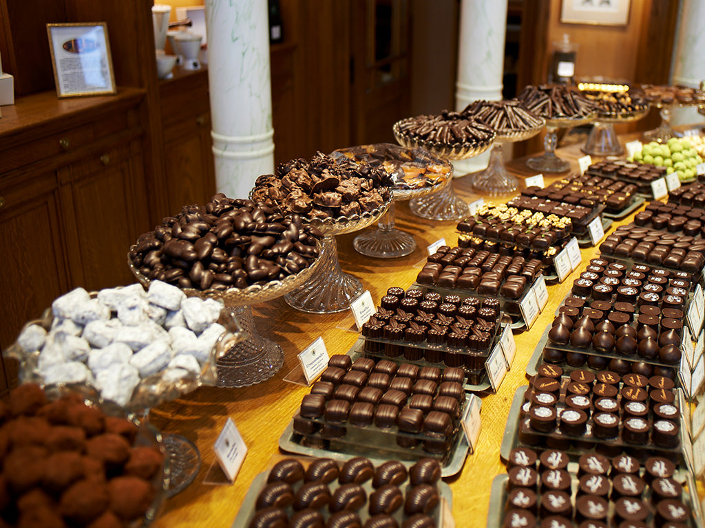 Saint-Germain Gourmet Delight: A Chocolate, Pastries & Macaron Walking Tour