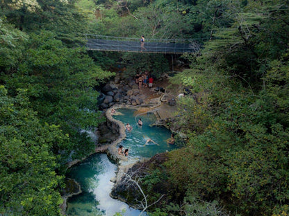 Discover the Enchanting Waterfalls and Lush Forests of Costa Rica