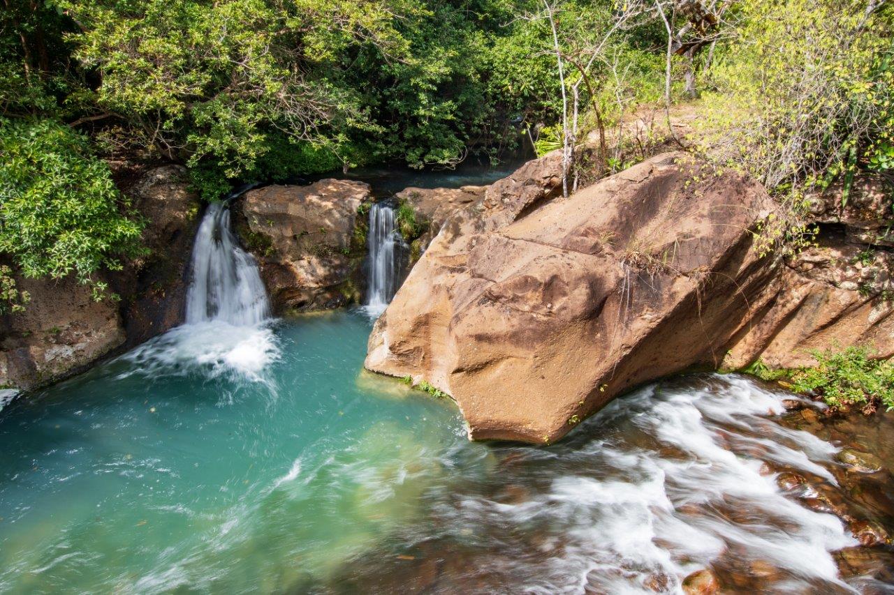 Discover the Enchanting Waterfalls and Lush Forests of Costa Rica