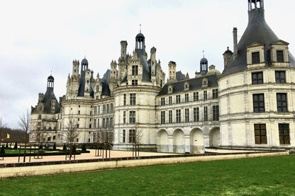 Discover Castles of Normandy, Brittany, and the Loire Valley: A 3-Day Minivan Adventure from Paris