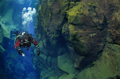 Discover Davidsgja: An Iceland Dive Tour of the Underwater Wonder