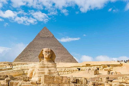 Giza Pyramids, Sphinx, and Egyptian Museum Stopover Tour